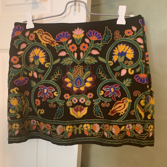 Zara embroidered mini skirt size small / xs - Picture 2 of 6